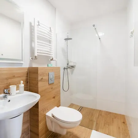 Biale Piaski Ястарня