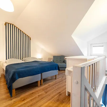 Biale Piaski * Ястарня